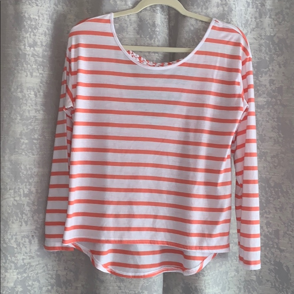 detailed back tee